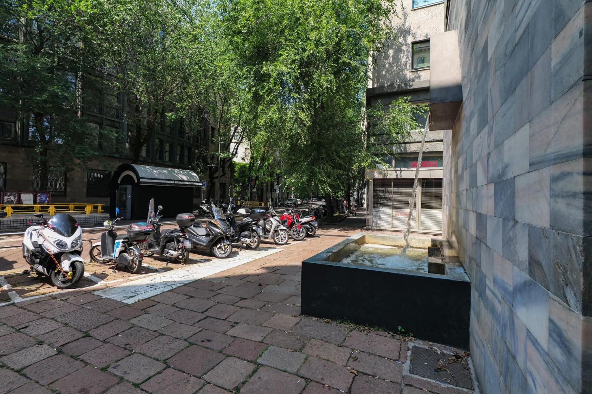 Prestige Boutique Aparthotel - Montenapoleone Milan Bagian luar foto